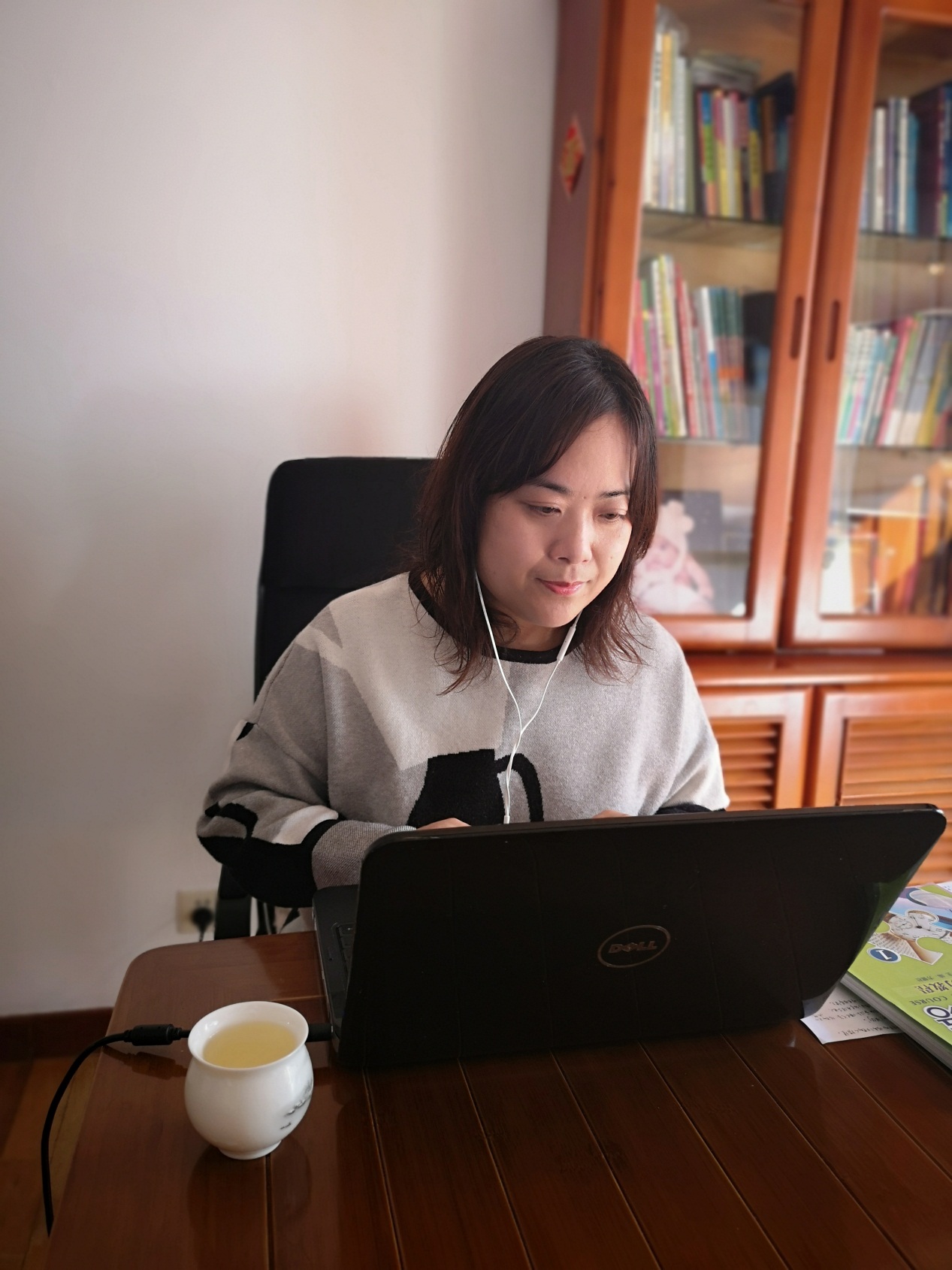 说明: C:\Users\Administrator\Desktop\三八节新闻稿所用素材\杨杰.jpg